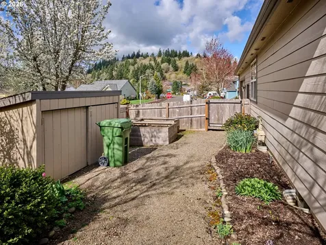 910 Pioneer Drive Silverton OR 97381