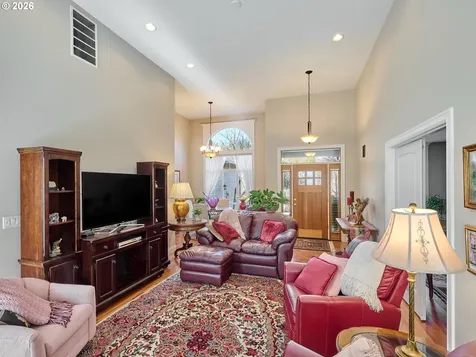 910 Pioneer Drive Silverton OR 97381