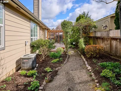 910 Pioneer Drive Silverton OR 97381