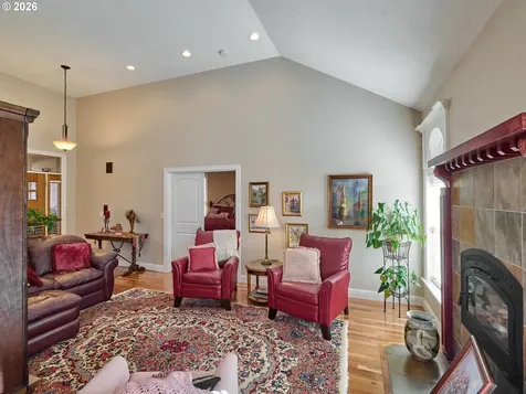 910 Pioneer Drive Silverton OR 97381