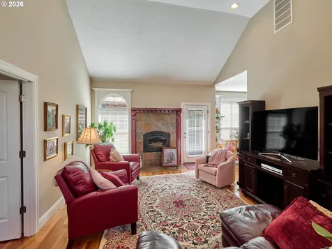 910 Pioneer Drive Silverton OR 97381