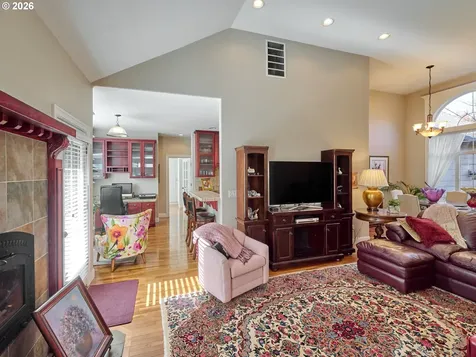 910 Pioneer Drive Silverton OR 97381