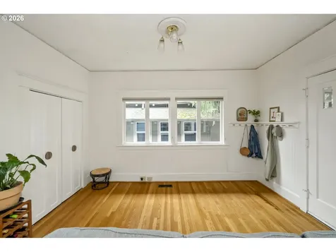 4023 SE Ivon Street Portland OR 97202