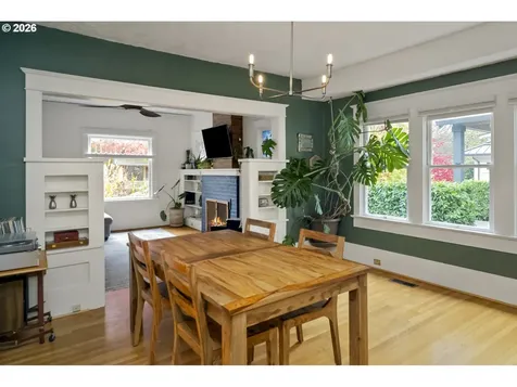 4023 SE Ivon Street Portland OR 97202