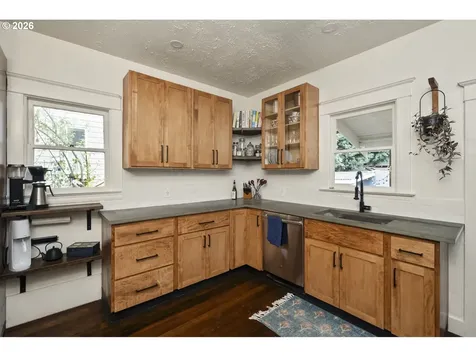 4023 SE Ivon Street Portland OR 97202