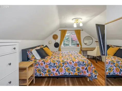 4023 SE Ivon Street Portland OR 97202