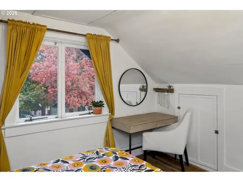 4023 SE Ivon Street Portland OR 97202