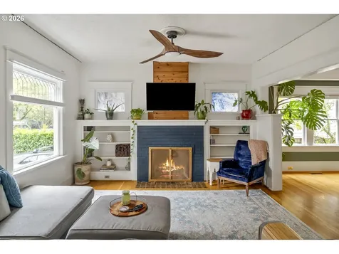 4023 SE Ivon Street Portland OR 97202