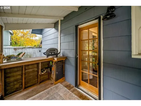 4023 SE Ivon Street Portland OR 97202