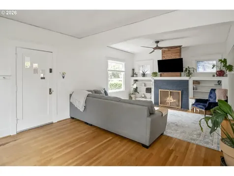 4023 SE Ivon Street Portland OR 97202