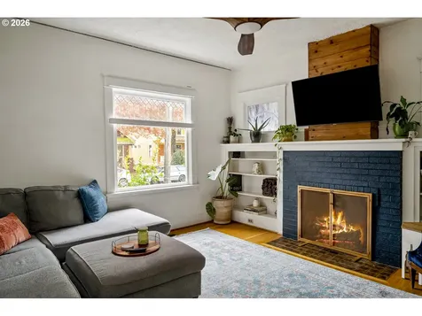 4023 SE Ivon Street Portland OR 97202