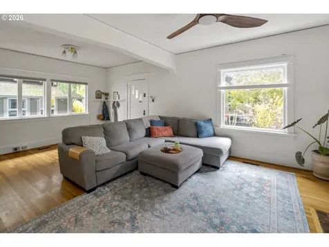 4023 SE Ivon Street Portland OR 97202