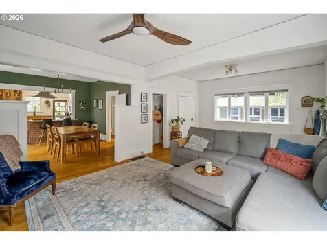 4023 SE Ivon Street Portland OR 97202