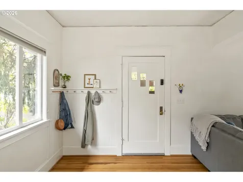 4023 SE Ivon Street Portland OR 97202
