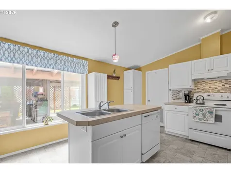 1230 SW Emma Drive Mcminnville OR 97128