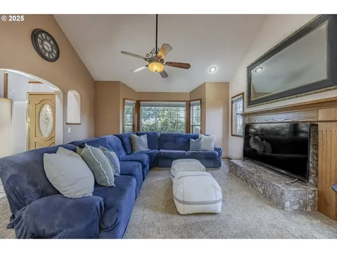 976 Marquet Way Eugene OR 97401