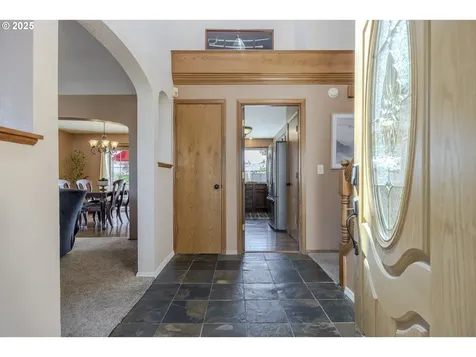 976 Marquet Way Eugene OR 97401