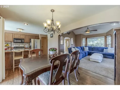 976 Marquet Way Eugene OR 97401