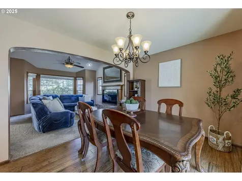 976 Marquet Way Eugene OR 97401