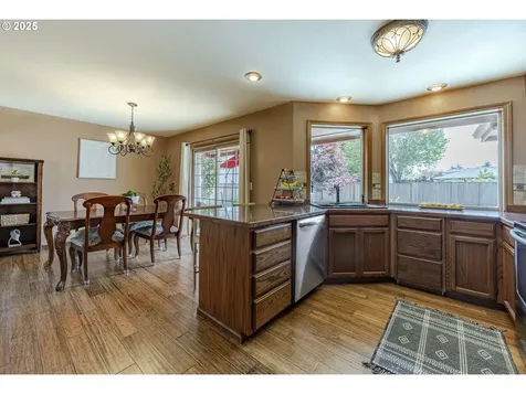 976 Marquet Way Eugene OR 97401