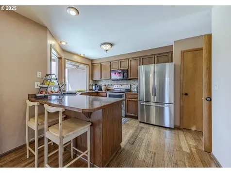 976 Marquet Way Eugene OR 97401