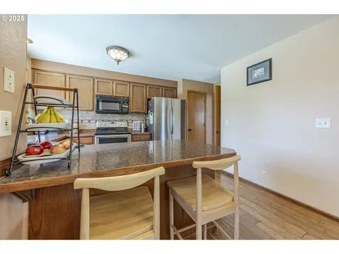 976 Marquet Way Eugene OR 97401