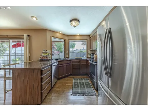 976 Marquet Way Eugene OR 97401