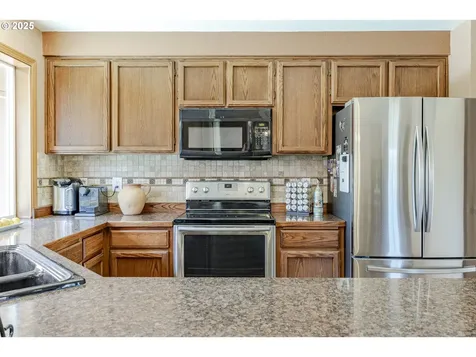 976 Marquet Way Eugene OR 97401