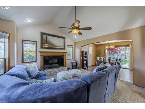 976 Marquet Way Eugene OR 97401