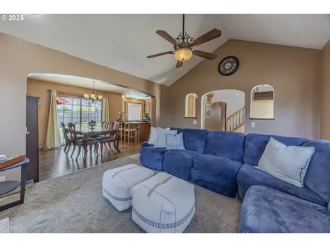 976 Marquet Way Eugene OR 97401