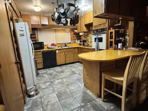 423 Camellia Court Reedsport OR 97467