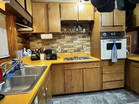 423 Camellia Court Reedsport OR 97467