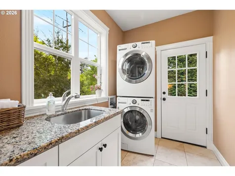 4607 NE Garfield Avenue Portland OR 97211