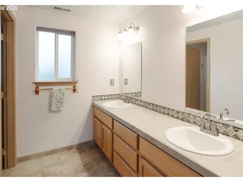 1254 Crystal Lane Lafayette OR 97127