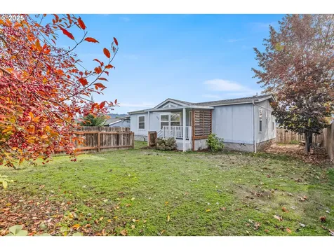 308 NW Civil Bend Avenue Winston OR 97496