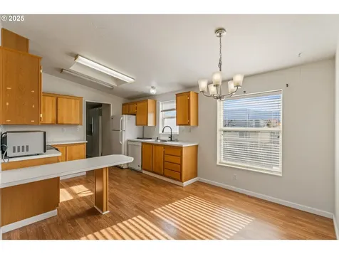 308 NW Civil Bend Avenue Winston OR 97496