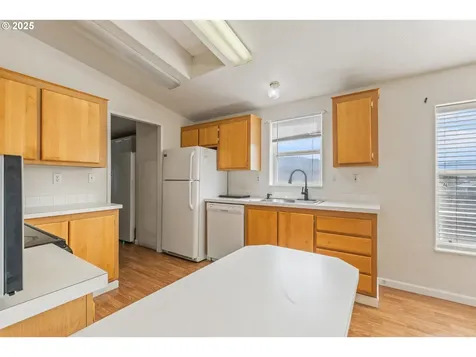 308 NW Civil Bend Avenue Winston OR 97496