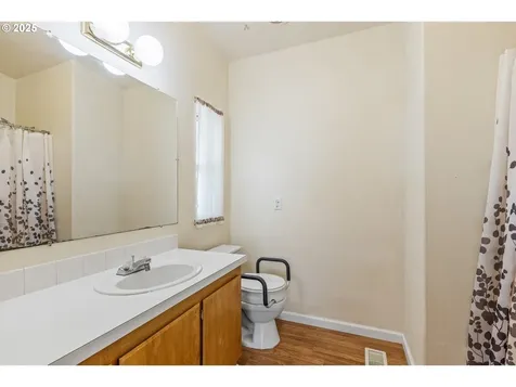 308 NW Civil Bend Avenue Winston OR 97496