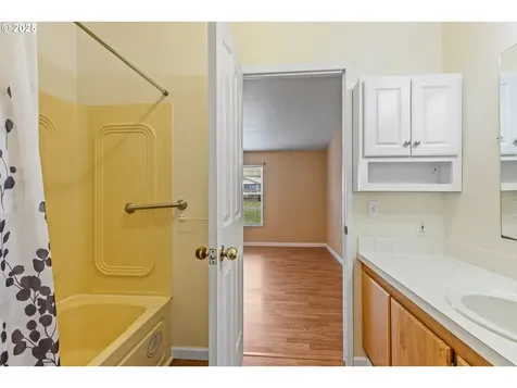 308 NW Civil Bend Avenue Winston OR 97496