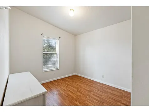 308 NW Civil Bend Avenue Winston OR 97496