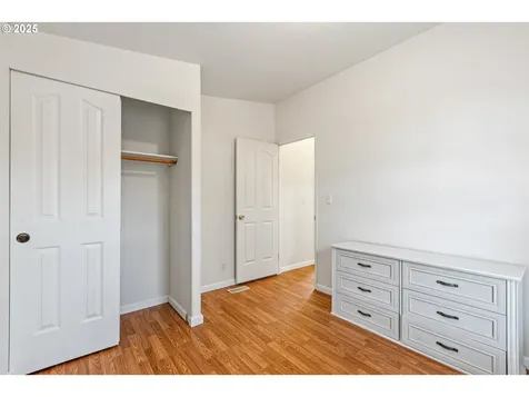 308 NW Civil Bend Avenue Winston OR 97496