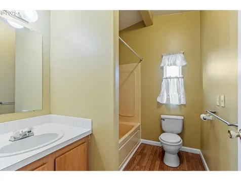 308 NW Civil Bend Avenue Winston OR 97496