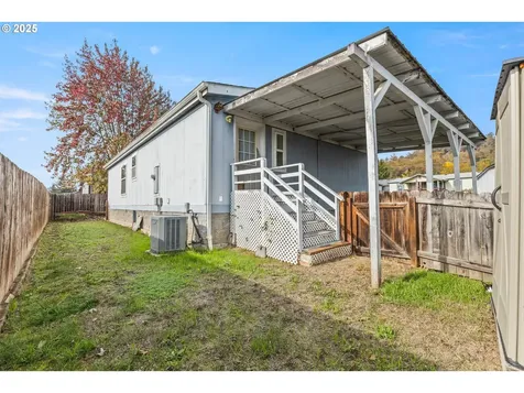 308 NW Civil Bend Avenue Winston OR 97496