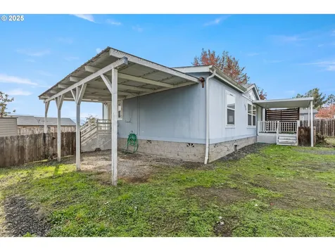 308 NW Civil Bend Avenue Winston OR 97496