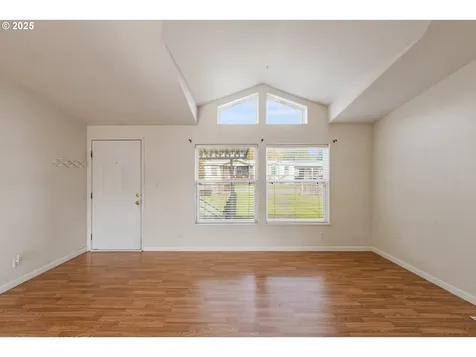 308 NW Civil Bend Avenue Winston OR 97496