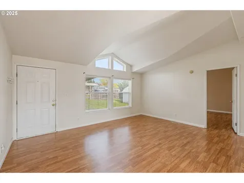 308 NW Civil Bend Avenue Winston OR 97496