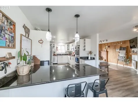 213 NW Lalack Court Dallas OR 97338