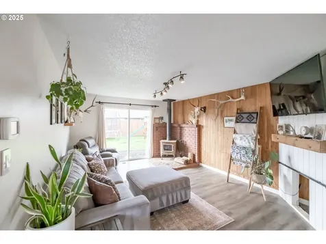 213 NW Lalack Court Dallas OR 97338
