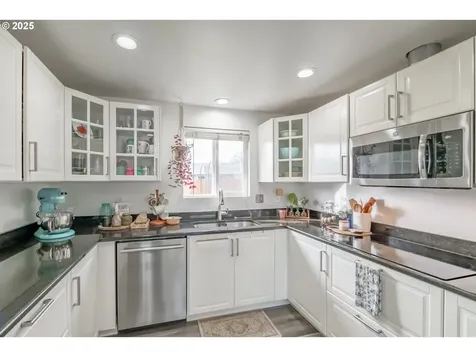 213 NW Lalack Court Dallas OR 97338