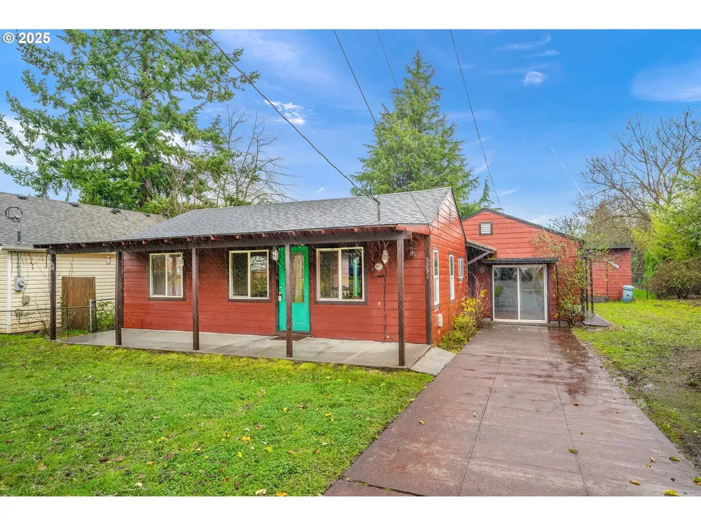 5253 SE Knapp Street Portland OR 97206